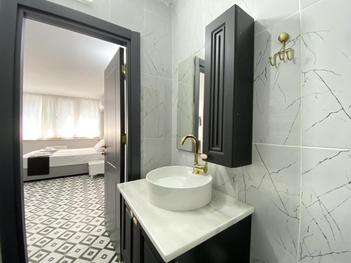 Pleasant Studio Flat In Kabatas Beyoglu Apartamento Istambul Exterior foto